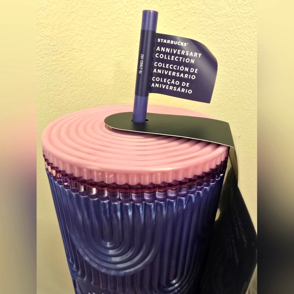 NWT Starbucks 2025 LATAM Mermaid Scale Venti Tumbler With Extra Lid - Picture 2 of 5